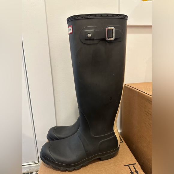Hunter rain boots size 8 - Picture 4 of 5